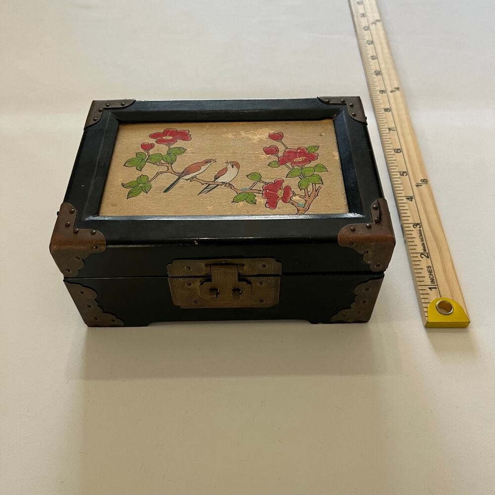 Vintage Chinese Lacquer Bird Jewelry Box Shanghai Silk 1970s